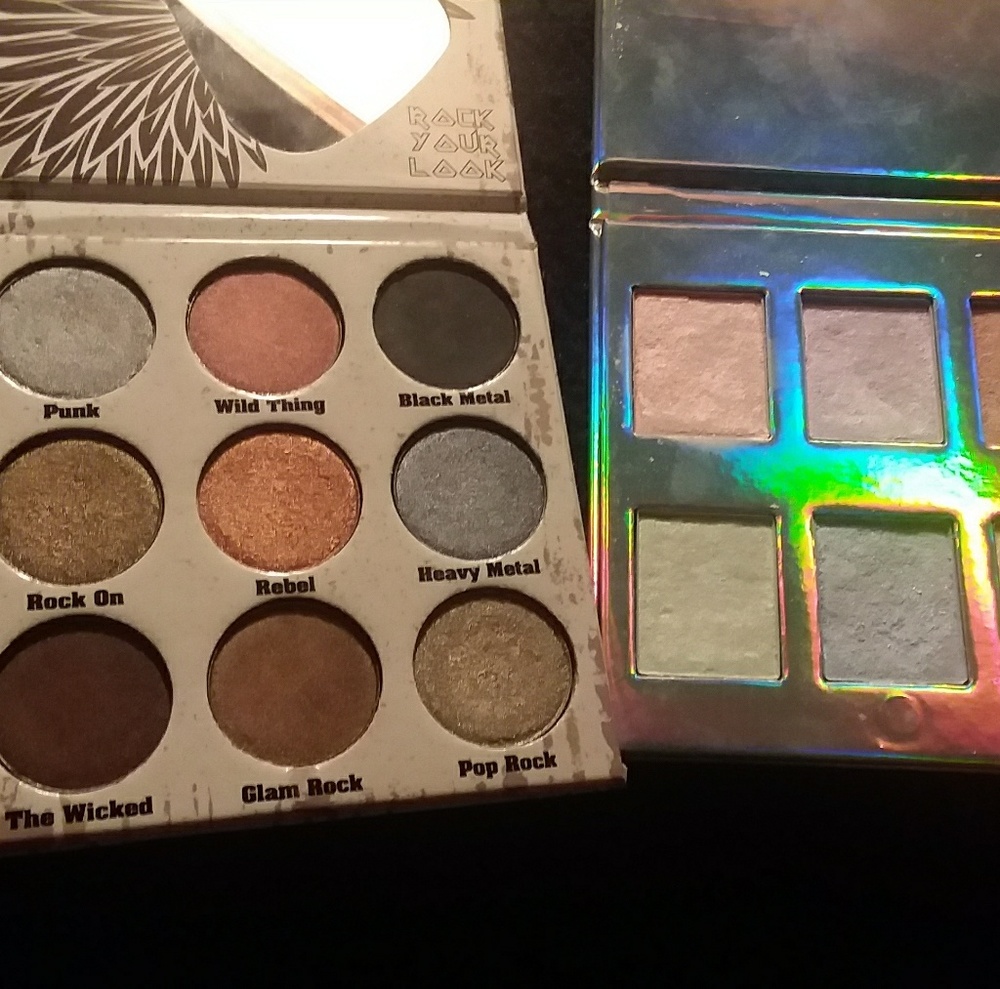 Crown brush and naked cosmetics palettes